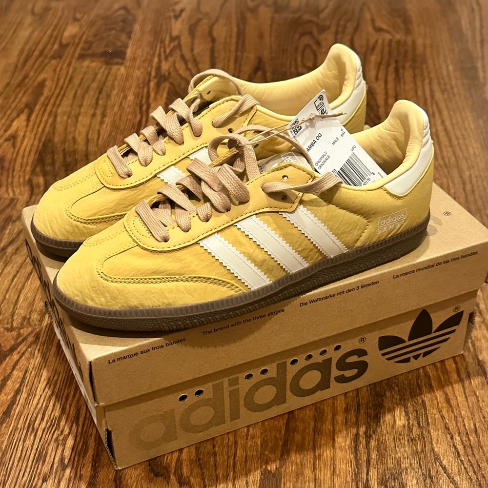 Adidas Samba OG men’s 4.5/women’s 6. Brand new with tags!!